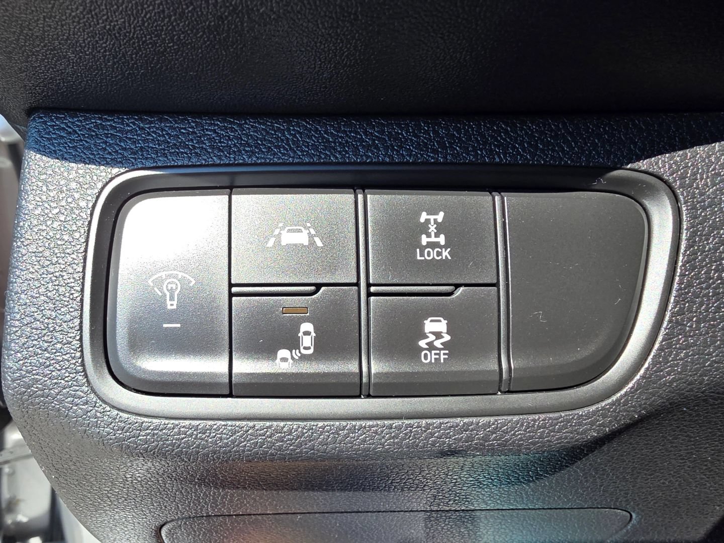 Used 2020 Hyundai Santa Fe SEL AWD/4WD image 26