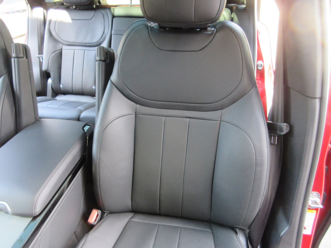 Used 2024 Land Rover Range Rover Sport SE image 12