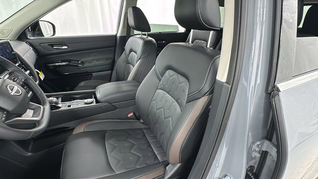 New 2026 Nissan Pathfinder Platinum image 10