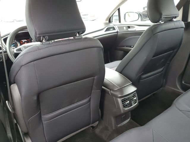 Used 2016 Ford Fusion SE image 25