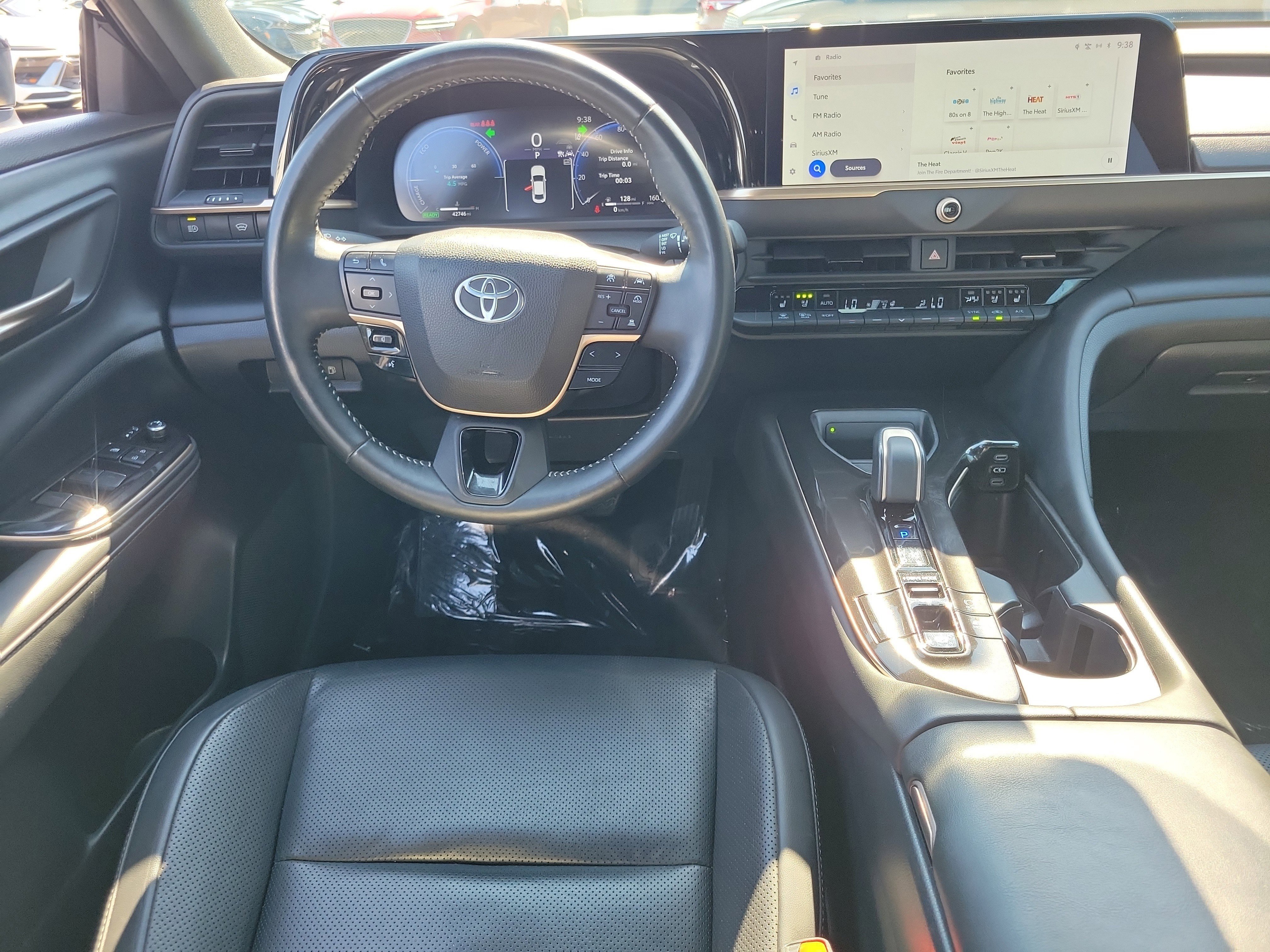 Used 2025 Toyota Crown AWD/4WD image 10