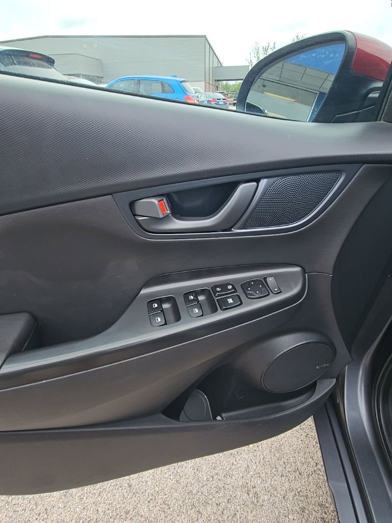 Used 2019 Hyundai Kona Ultimate image 11