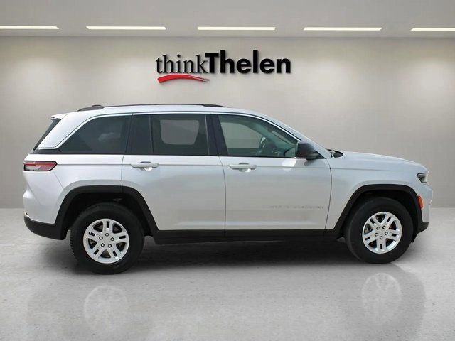 Used 2023 Jeep Grand Cherokee Laredo image 8