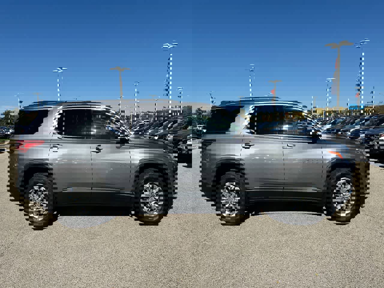 Used 2020 Chevrolet Traverse LT image 14