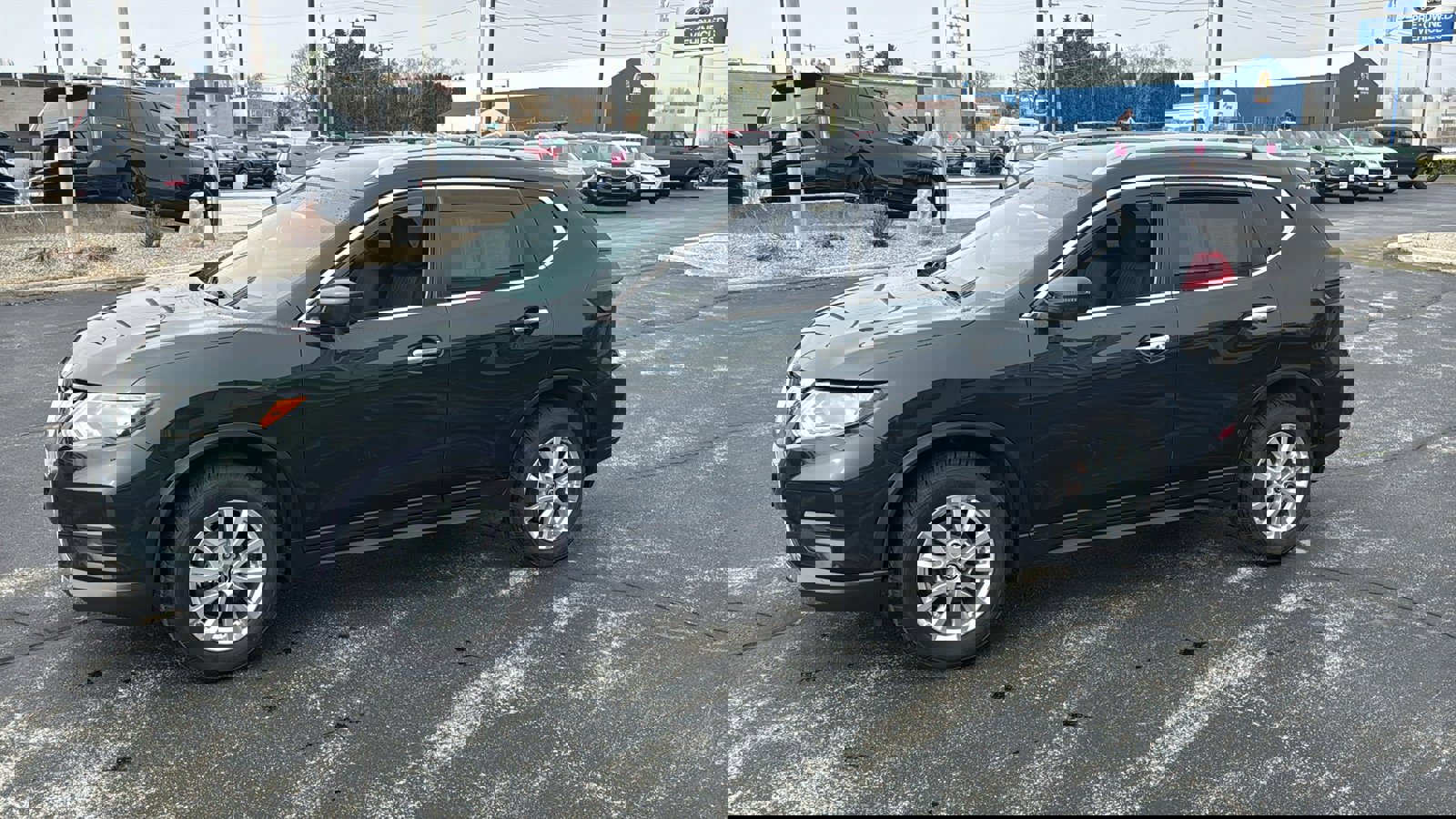 Used 2018 Nissan Rogue SV w/ Premium Package image 5