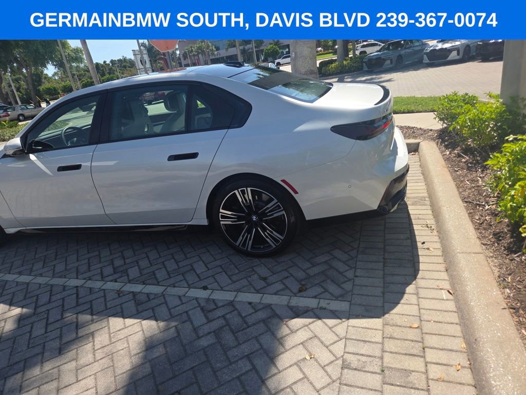 Certified 2025 BMW 760i xDrive AWD/4WD image 11