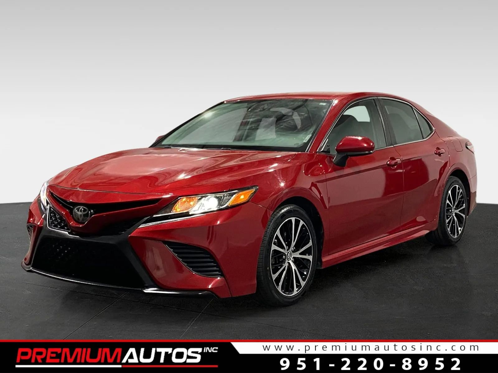 Used 2019 Toyota Camry SE w/ Carpet Mat Package