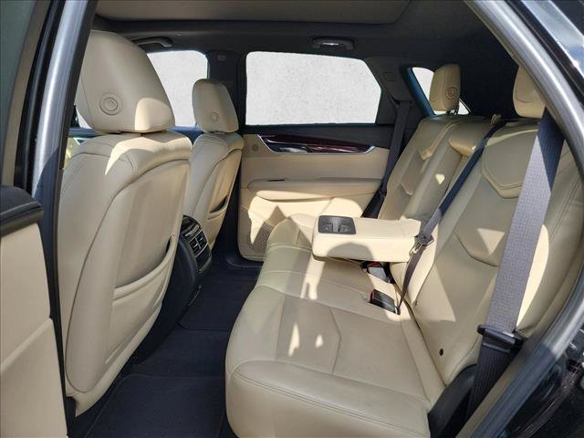Used 2017 Cadillac XT5 Luxury w/ Driver Awareness Package FWD image 14