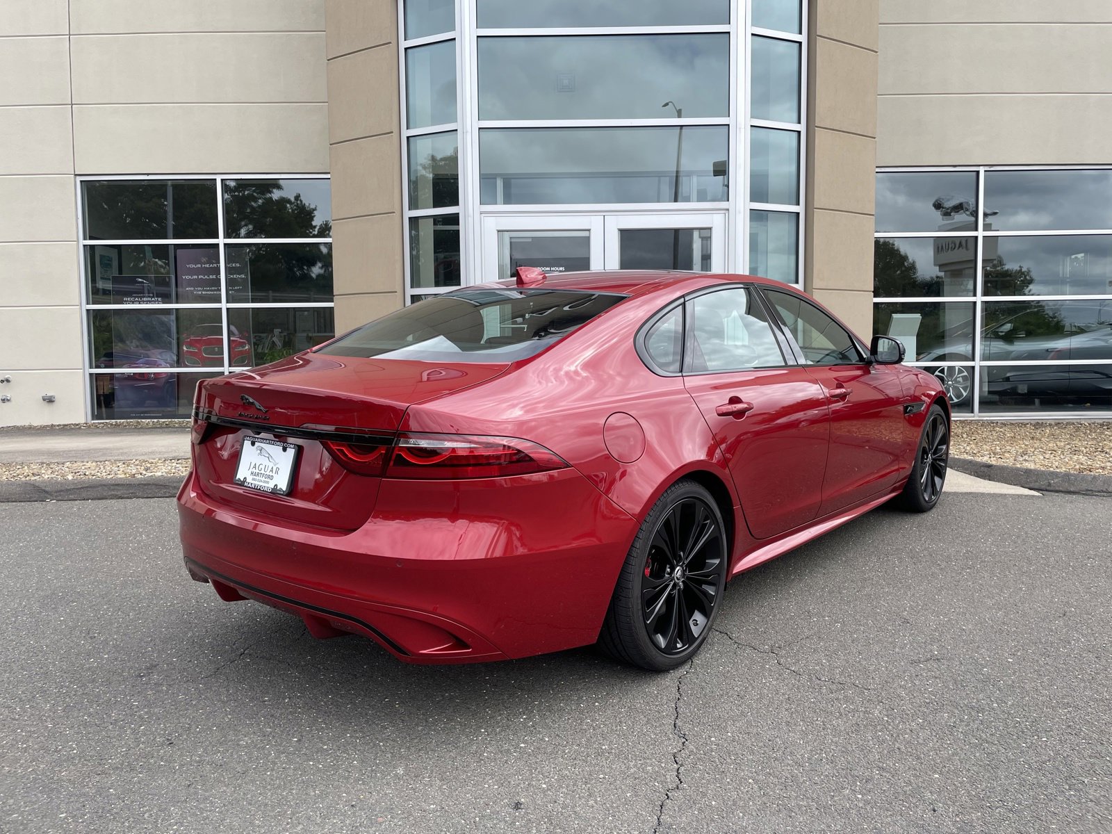 Certified 2024 Jaguar XF R-Dynamic SE image 9