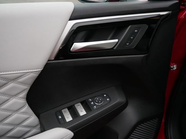 Used 2025 Mitsubishi Outlander SEL image 16