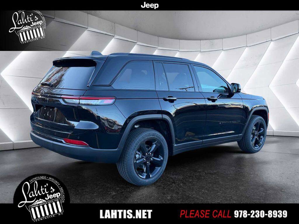 New 2025 Jeep Grand Cherokee Altitude image 4
