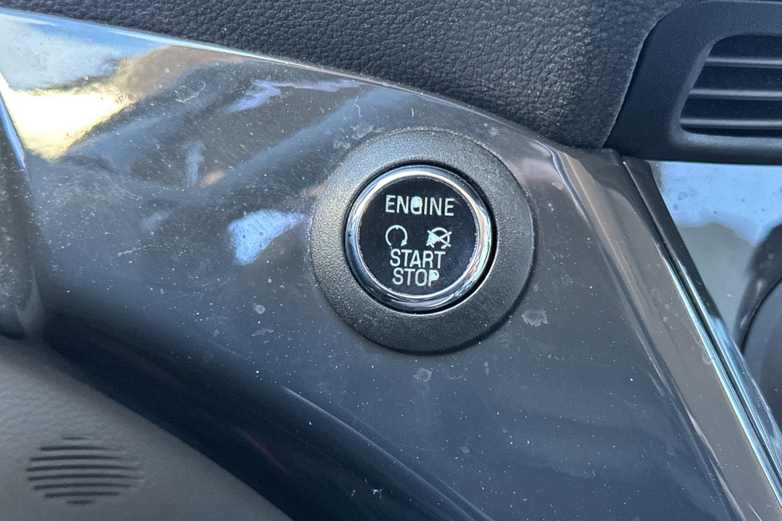 Used 2014 Ford Escape Titanium w/ Equipment Group 401A image 21