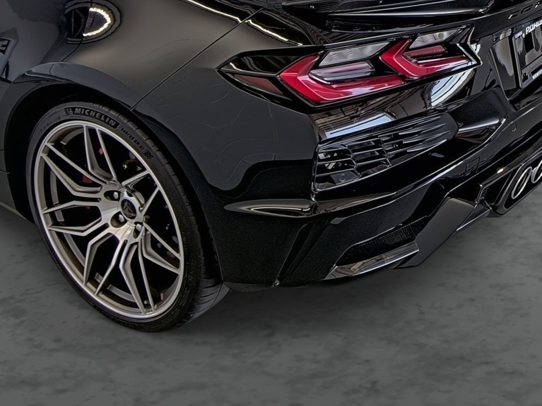 Used 2024 Chevrolet Corvette Z06 w/ Stealth Interior Trim Package RWD image 9