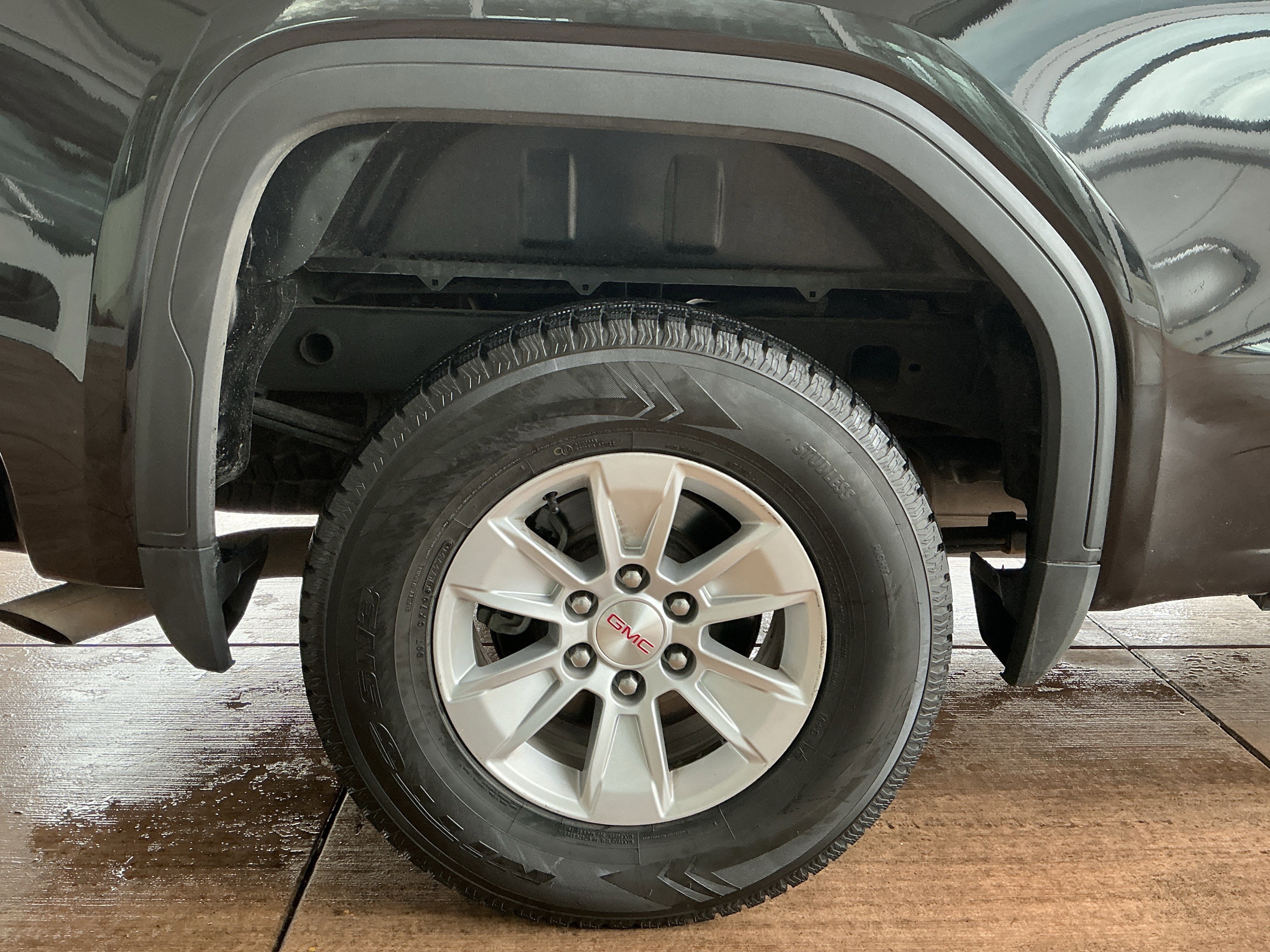 Used 2023 GMC Sierra 1500 SLE image 29