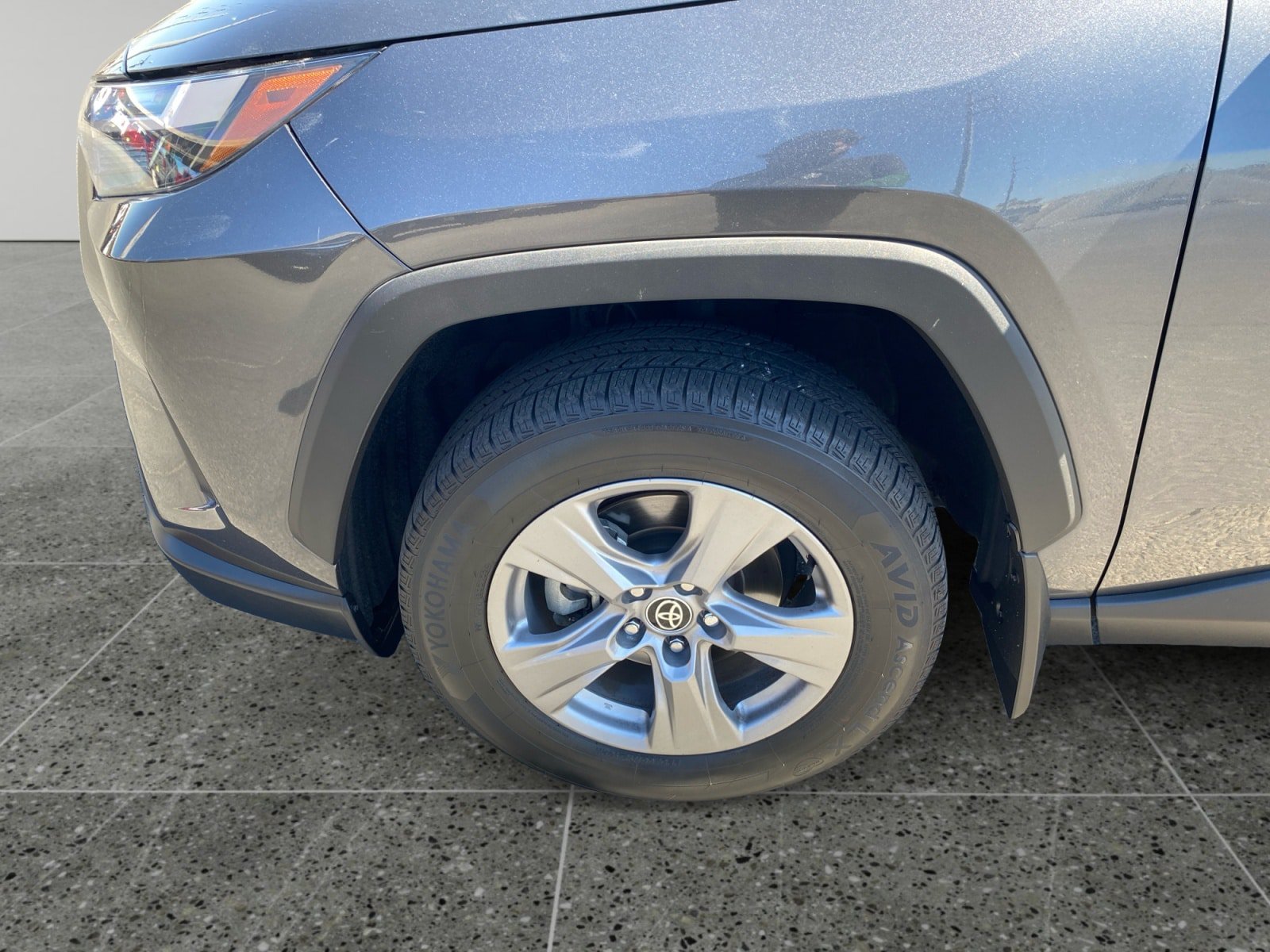 Used 2022 Toyota RAV4 XLE w/ Convenience Package FWD image 14