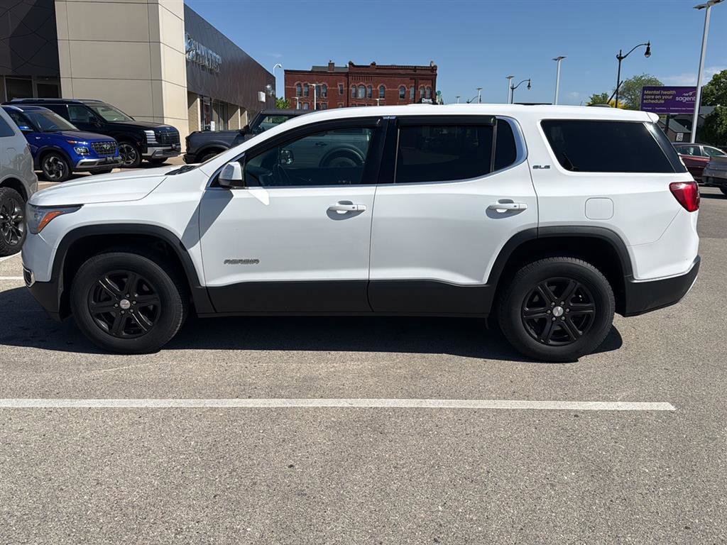 Used 2017 GMC Acadia SLE FWD image 15