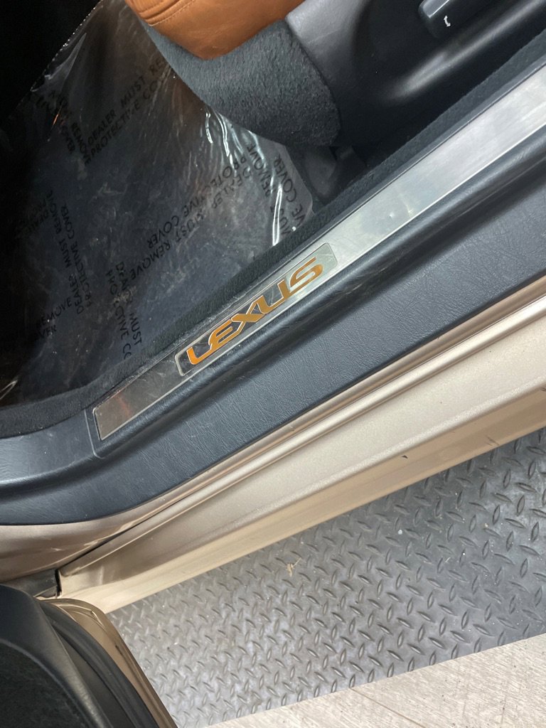 Used 2002 Lexus SC 430 Convertible image 25