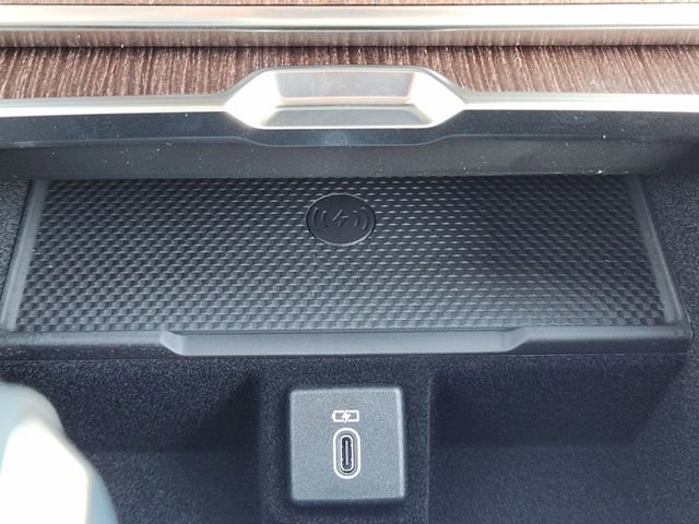 New 2026 Land Rover Range Rover Long Wheelbase SE image 14