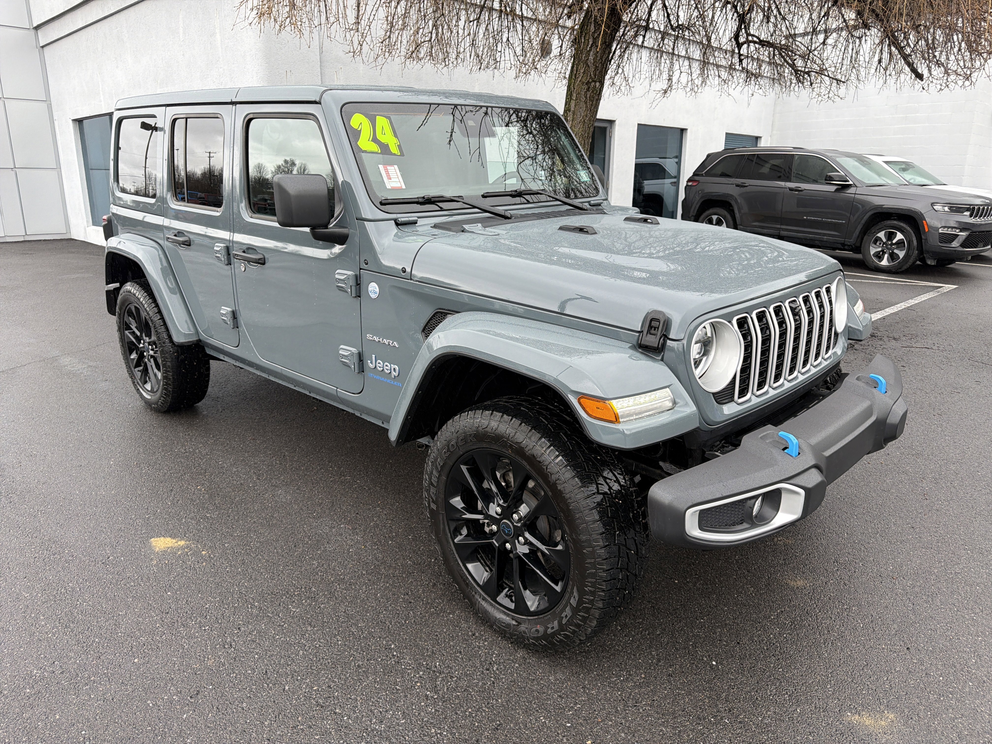 Used 2024 Jeep Wrangler Sahara w/ Technology Group image 1