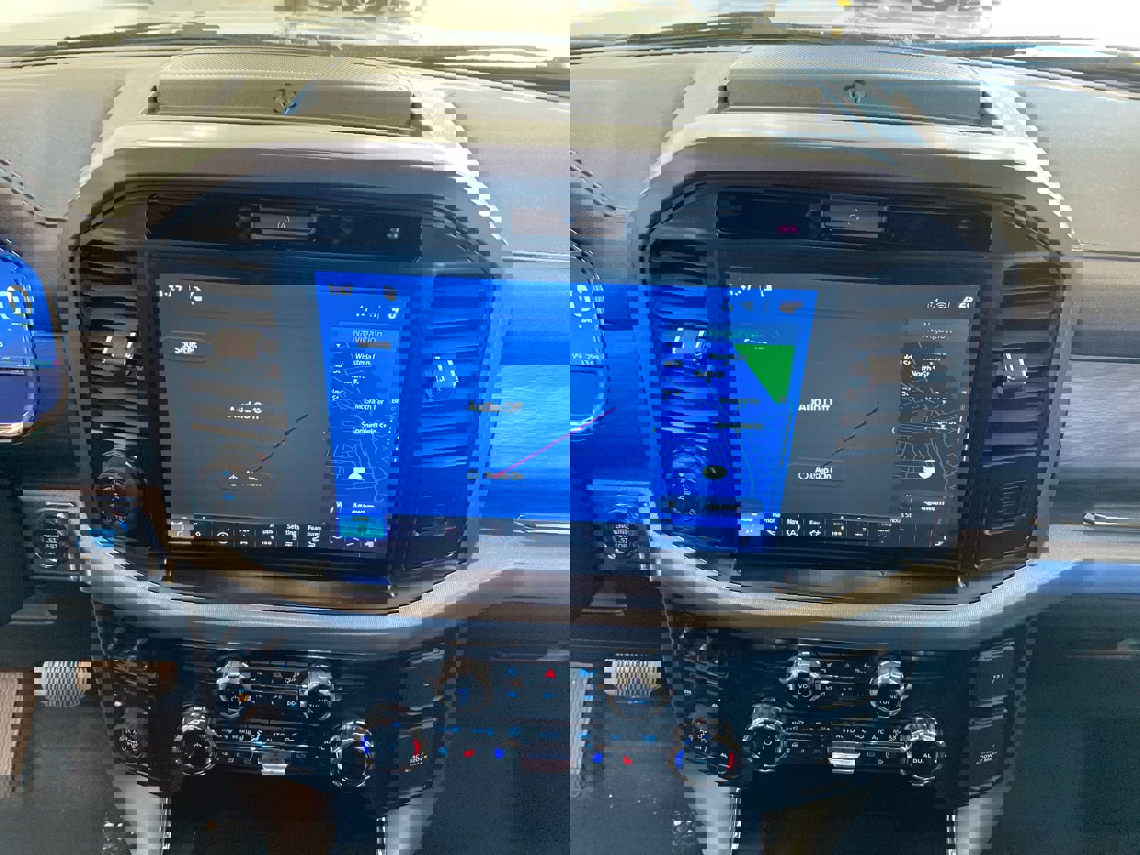 New 2026 Ford F150 Lariat w/ Equipment Group 501A Mid image 29