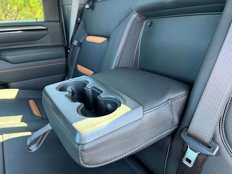 Used 2025 GMC Sierra 2500 AT4 w/ AT4 Premium Plus Package image 47
