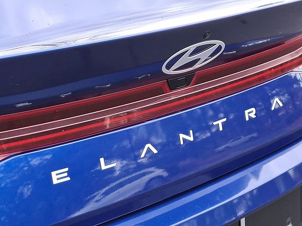 Used 2024 Hyundai Elantra Limited image 24