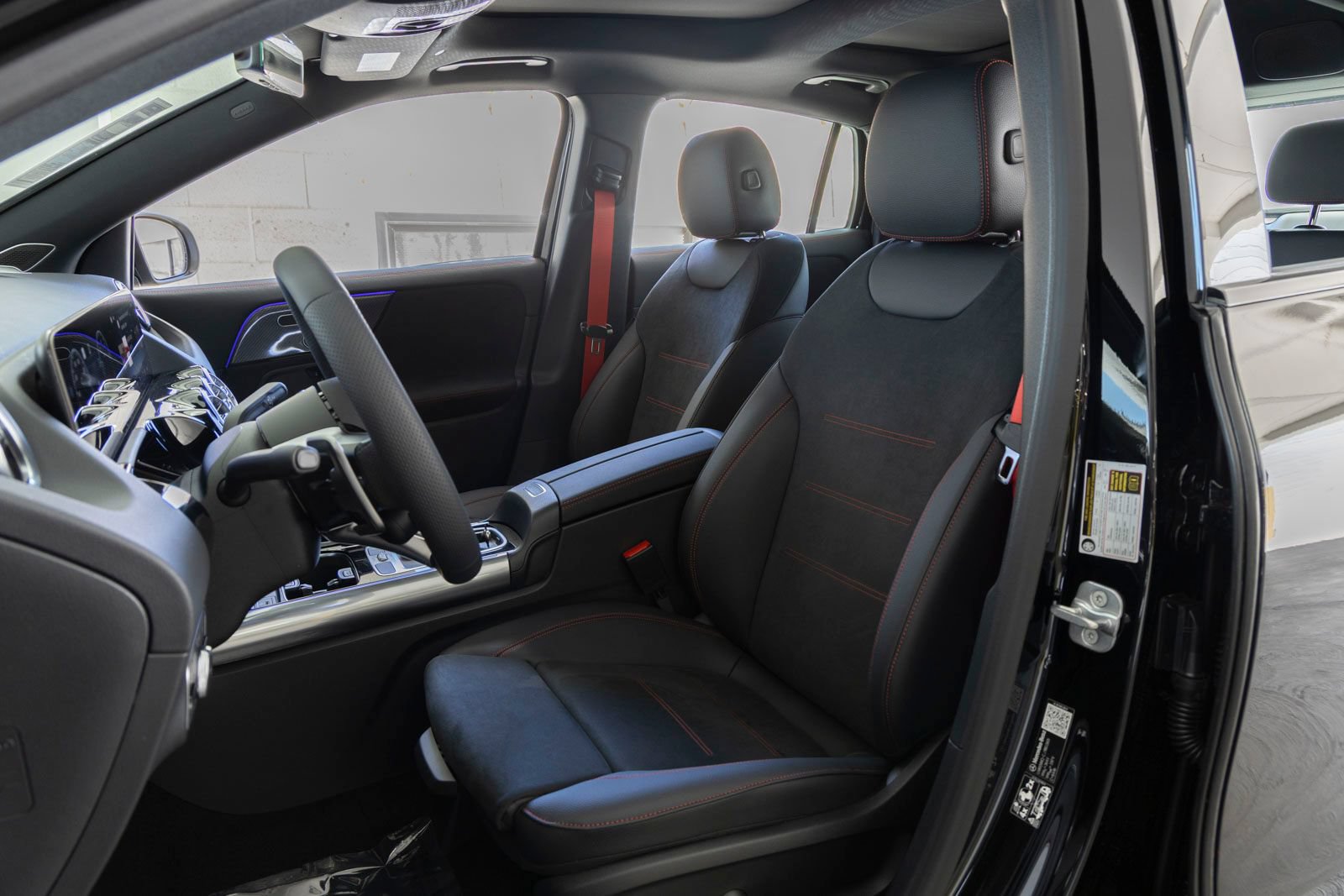 New 2026 Mercedes-Benz GLA 35 AMG 4MATIC image 13