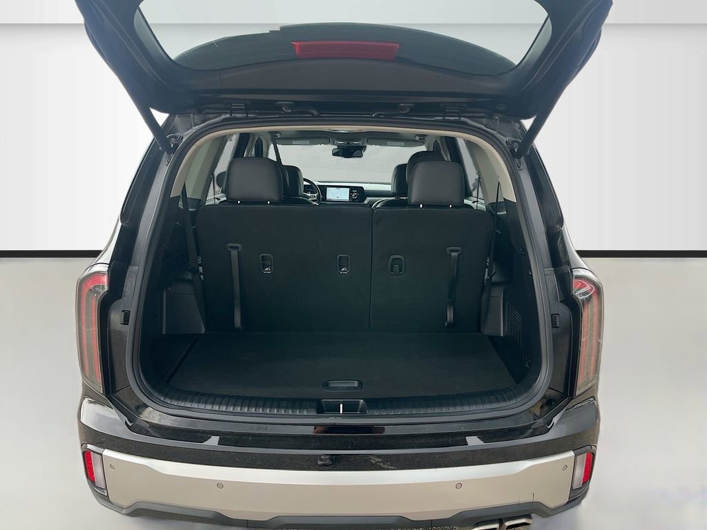 Used 2024 Kia Telluride EX w/ EX Captain's Chair Package image 28