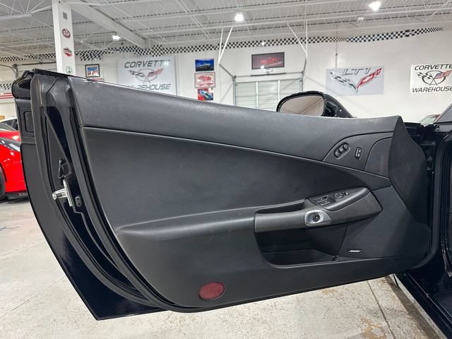 Used 2005 Chevrolet Corvette Coupe w/ Preferred Equipment Group RWD image 11