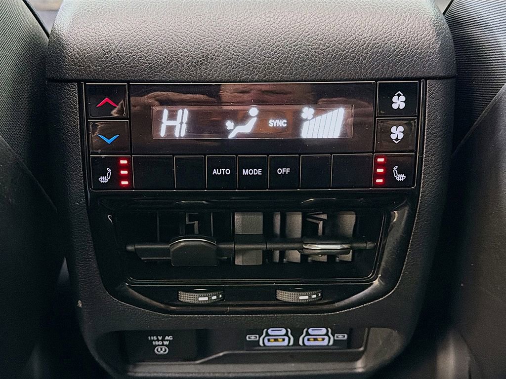 Used 2024 Jeep Grand Cherokee L Limited w/ Luxury Tech Group II image 44