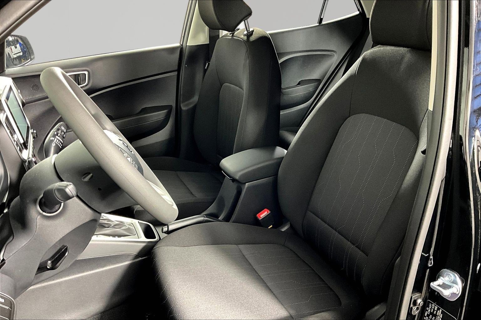 New 2026 Hyundai Venue SE FWD image 16