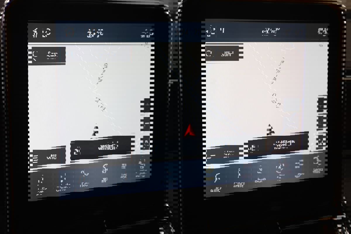 Used 2020 Lincoln Navigator L Reserve w/ Equipment Group 208A Reserve image 9