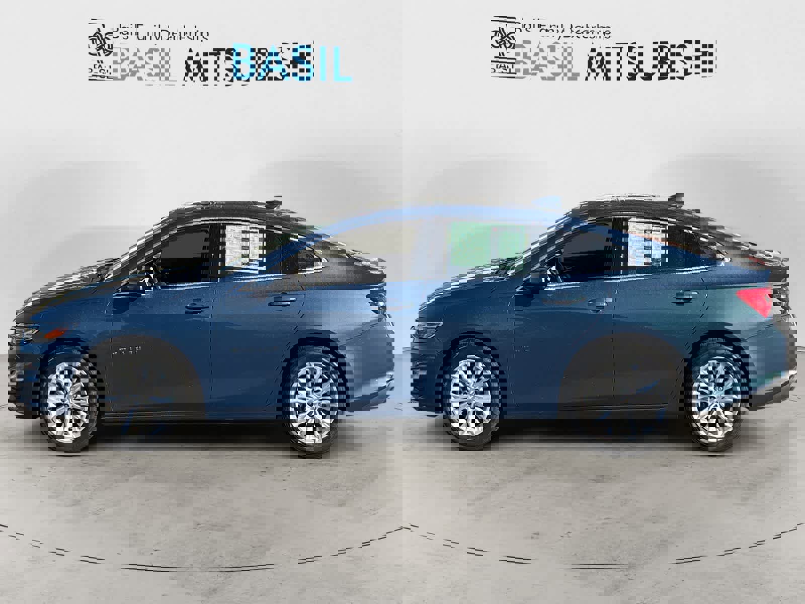 Used 2024 Chevrolet Malibu LT image 2