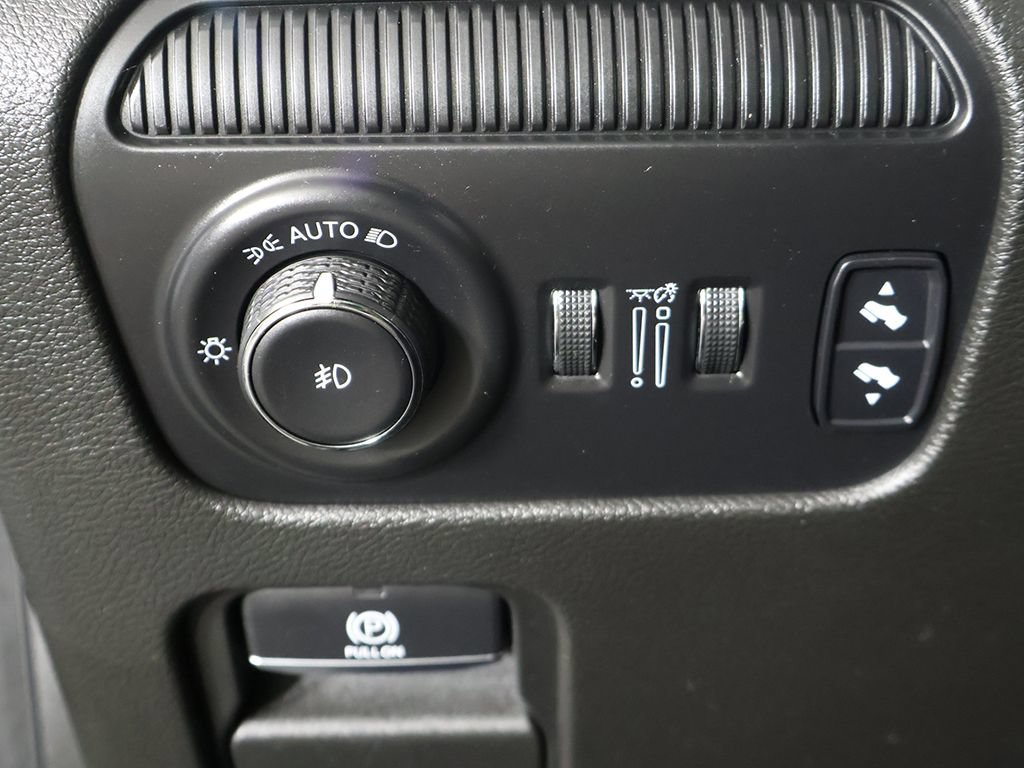 Used 2024 Jeep Wagoneer Series II AWD/4WD image 43