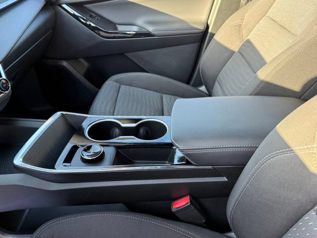 Used 2026 Chevrolet Equinox LT w/ LPO, Floor Liner Package FWD image 23