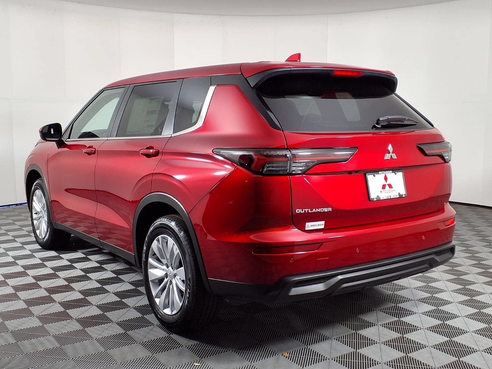 New 2026 Mitsubishi Outlander ES FWD image 5