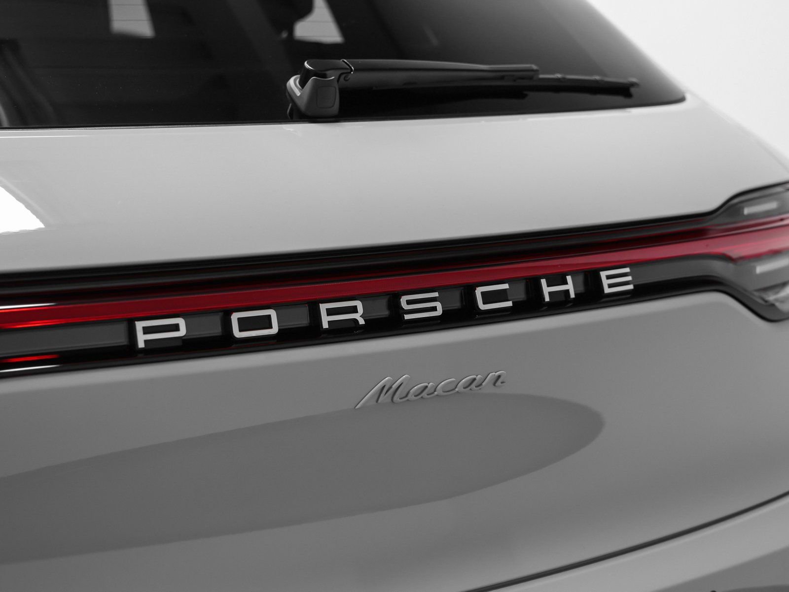 New 2026 Porsche Macan image 18