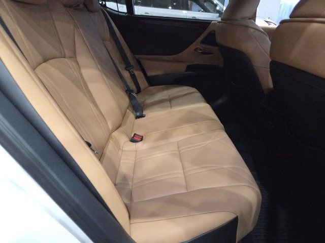 New 2025 Lexus ES 350 Ultra Luxury image 6