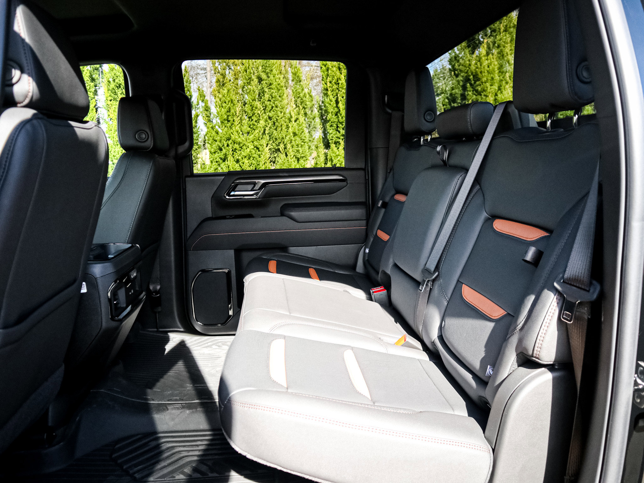 Used 2026 GMC Sierra 2500 AT4 w/ Max Trailering Package image 30