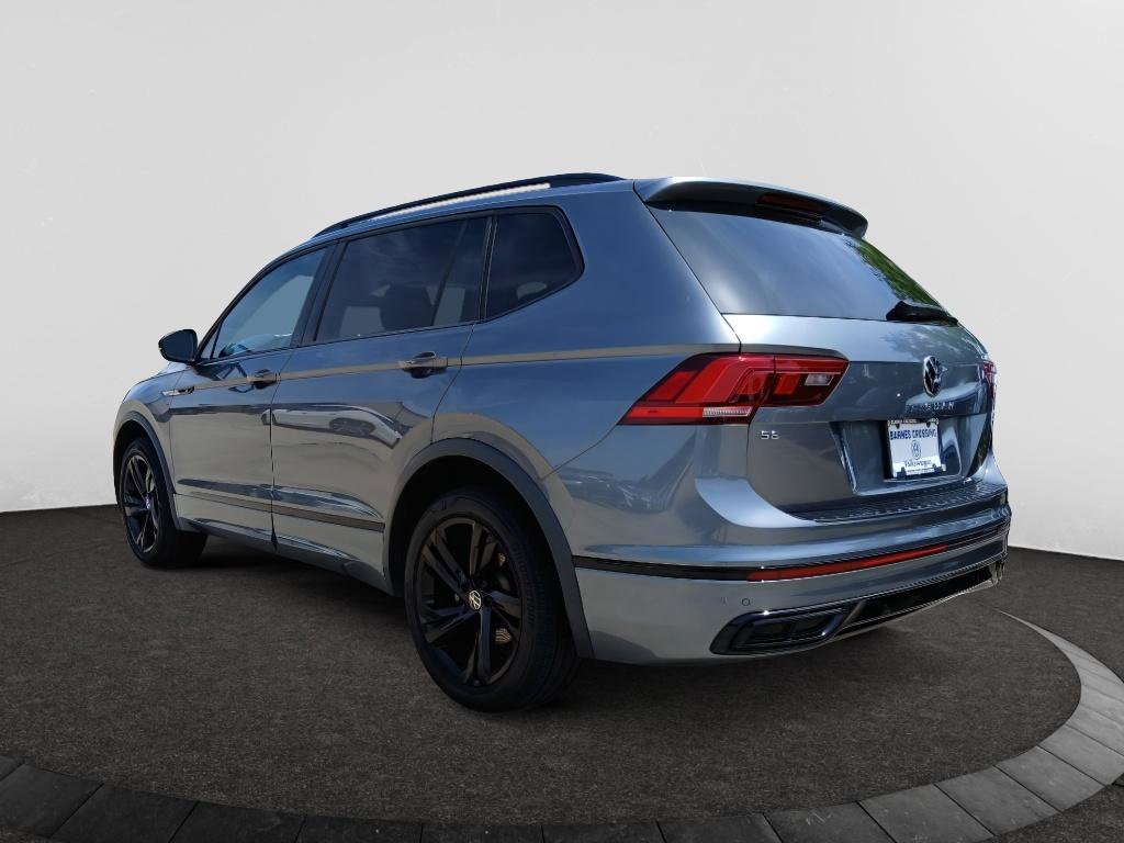 Used 2023 Volkswagen Tiguan SE R-Line FWD image 3