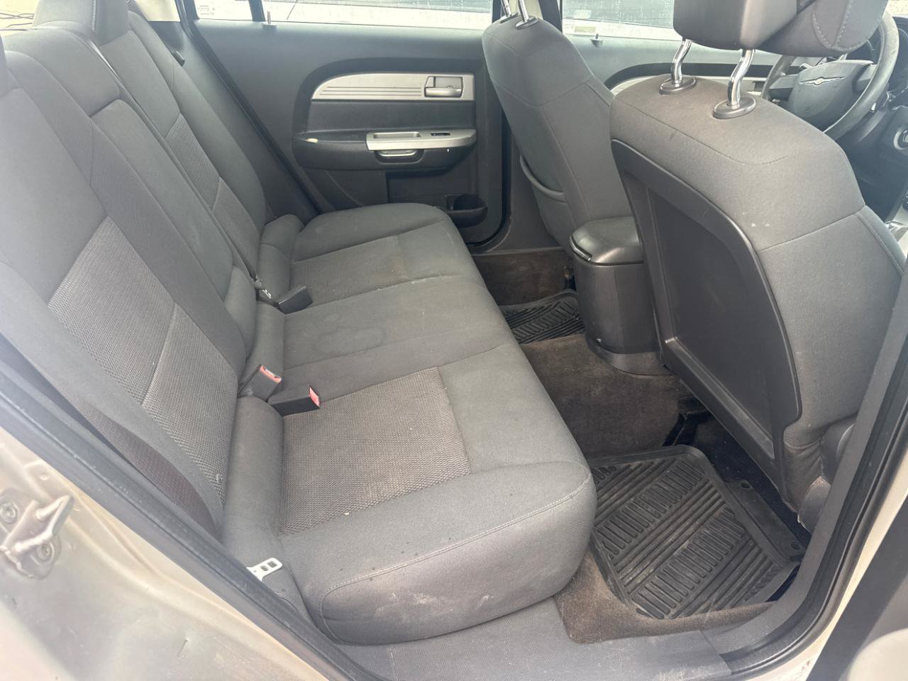 Used 2010 Chrysler Sebring Touring FWD image 8