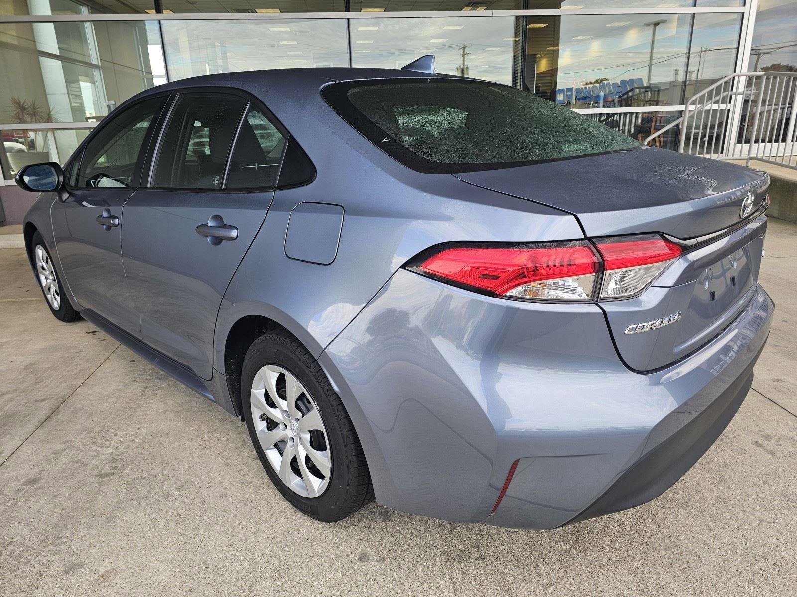Used 2023 Toyota Corolla LE image 3