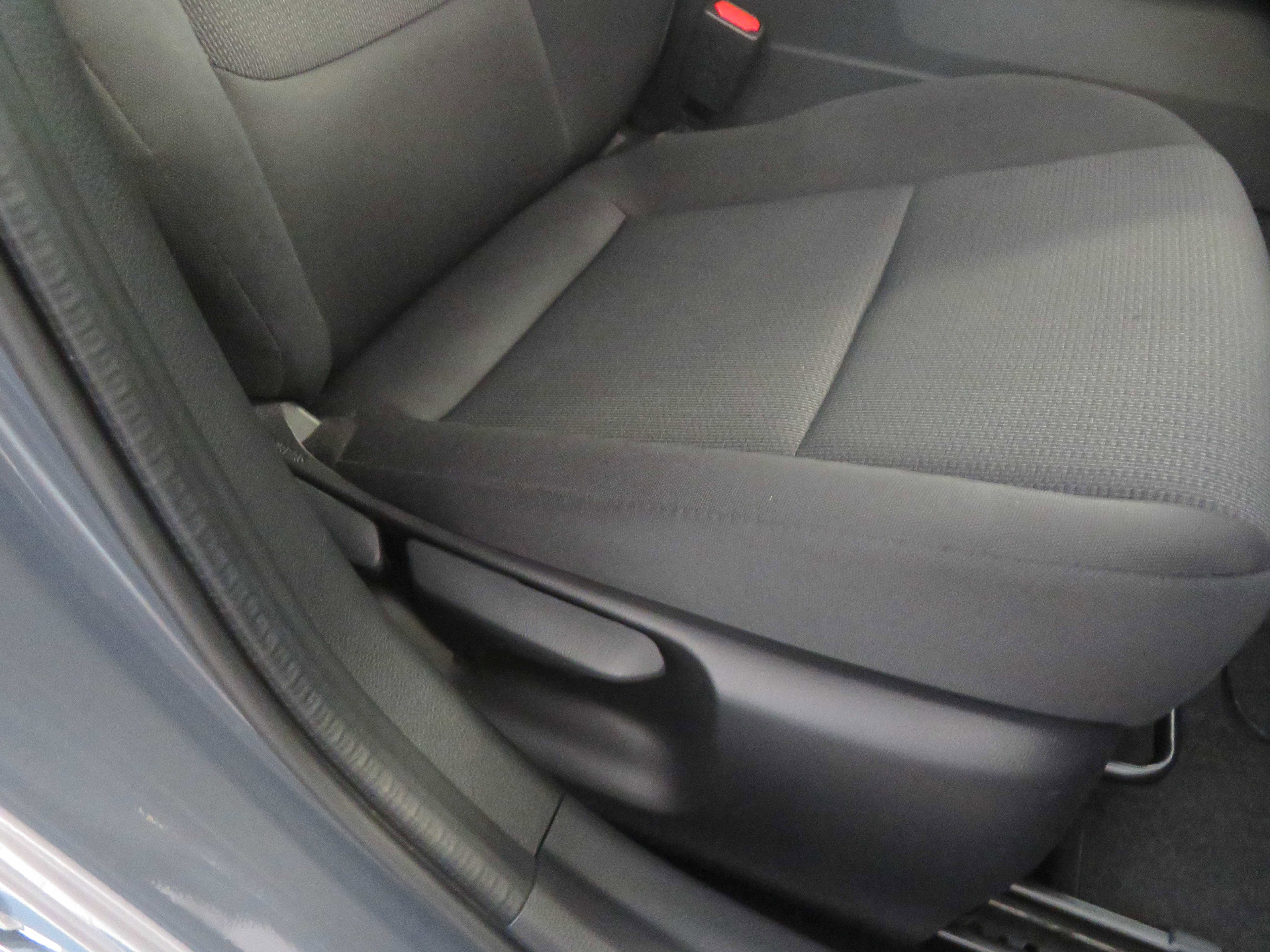 Used 2025 Toyota Prius LE image 26