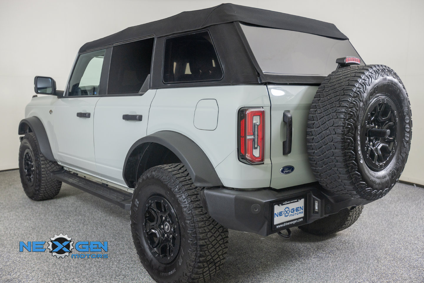 Used 2024 Ford Bronco Wildtrak AWD/4WD image 32