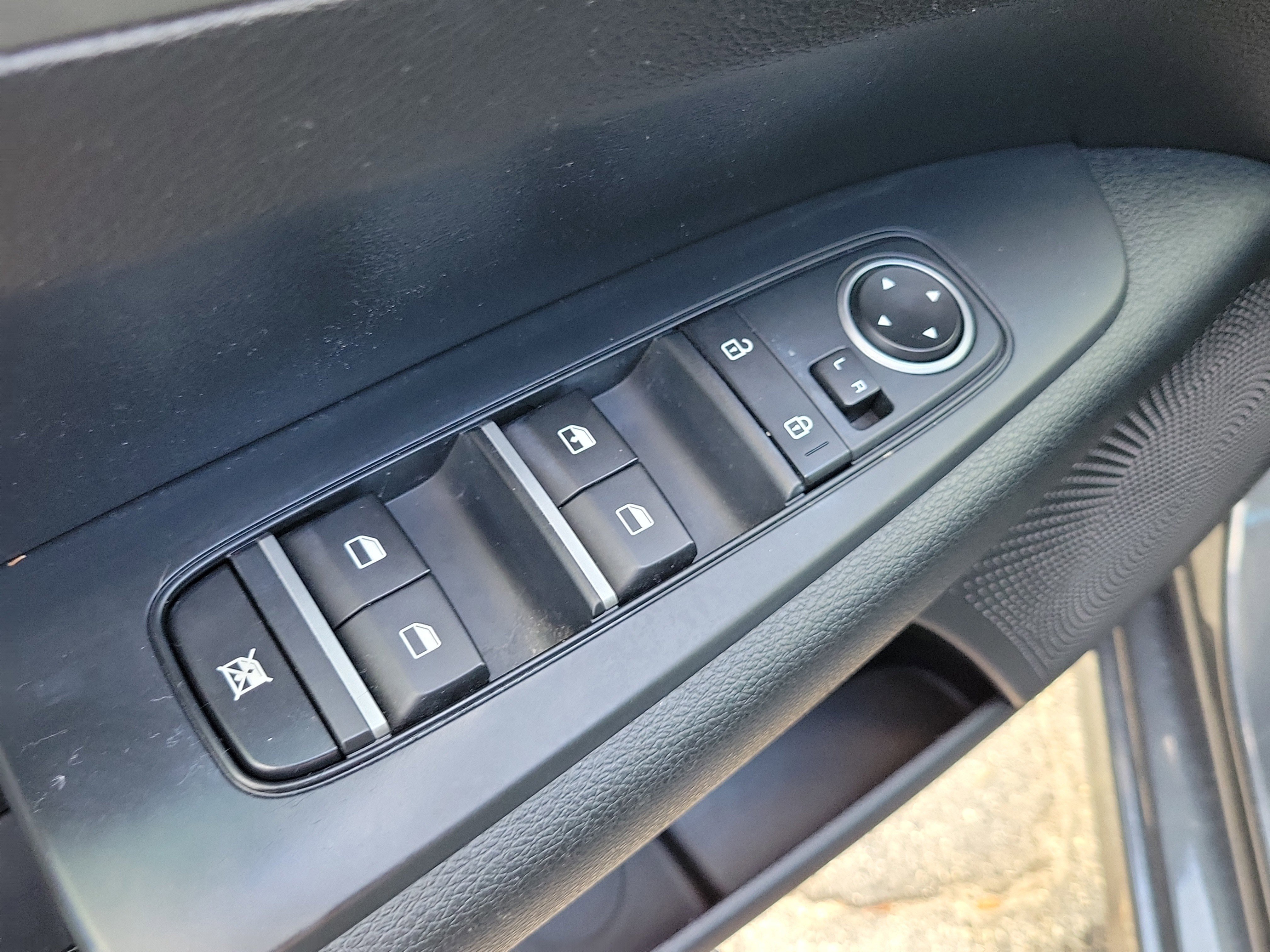 Used 2019 Kia Forte LXS FWD image 17