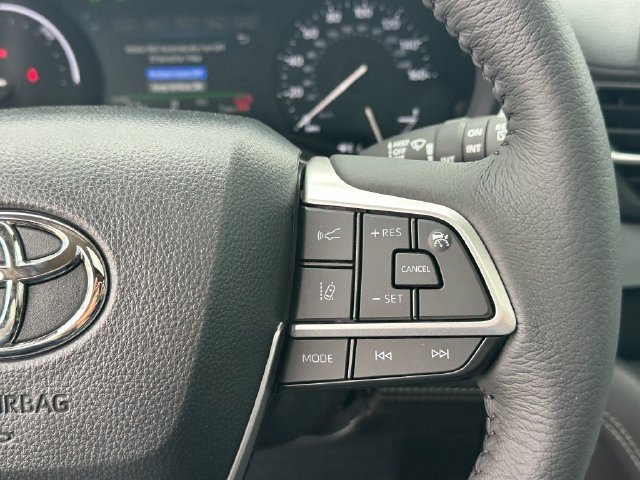 New 2026 Toyota Sienna XLE FWD image 15