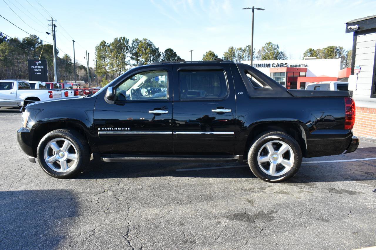 Used 2009 Chevrolet Avalanche LTZ image 8