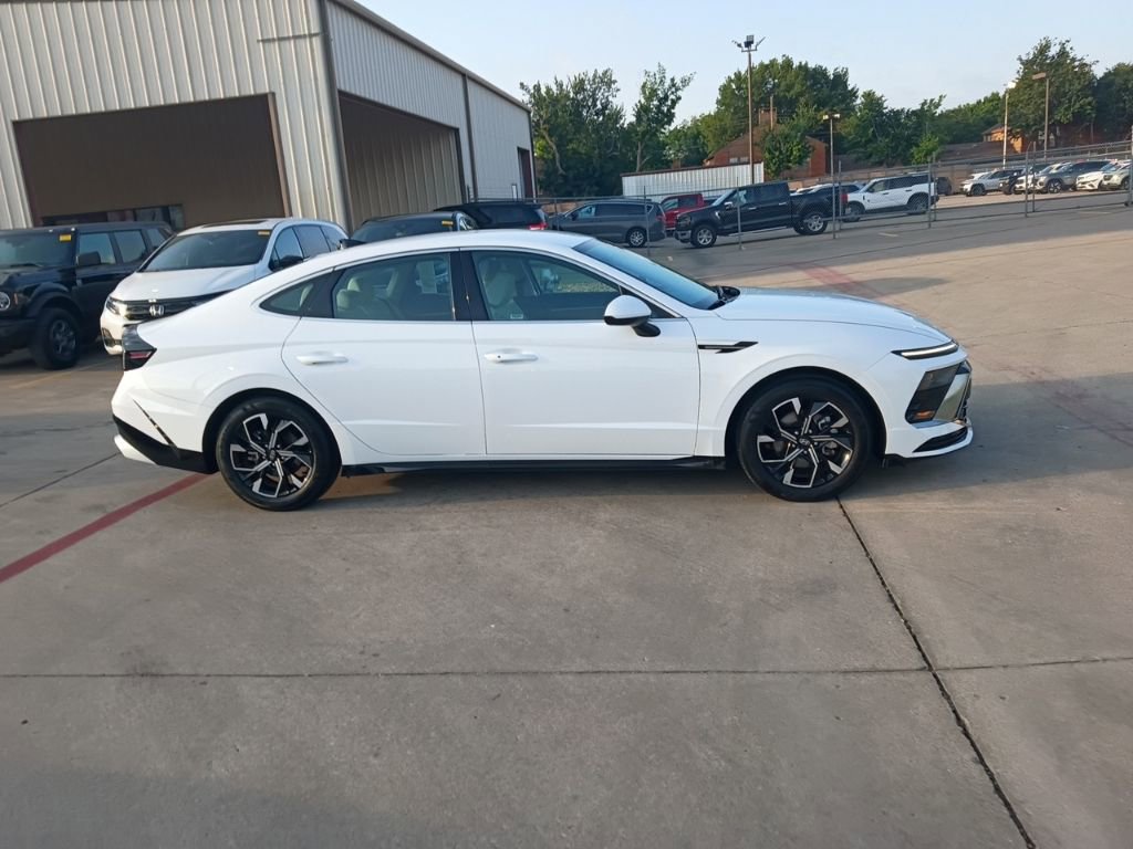 Used 2025 Hyundai Sonata SEL FWD image 6