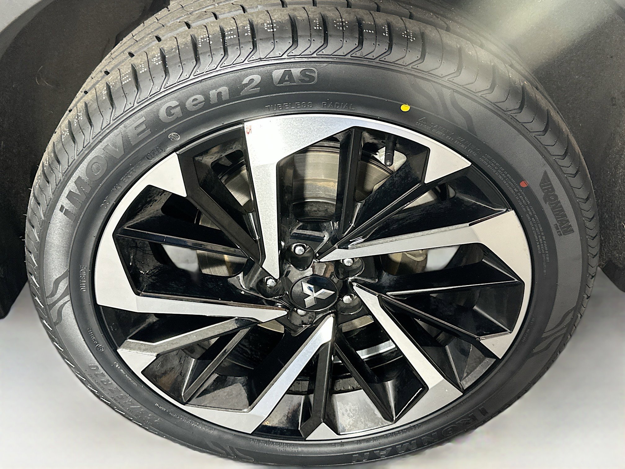 Used 2024 Mitsubishi Outlander SE image 11