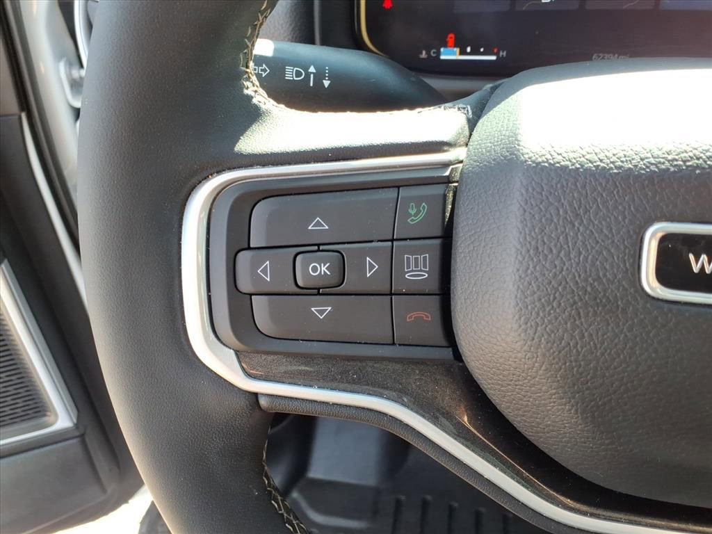 Used 2023 Jeep Wagoneer 4WD w/ Premium Group I image 28